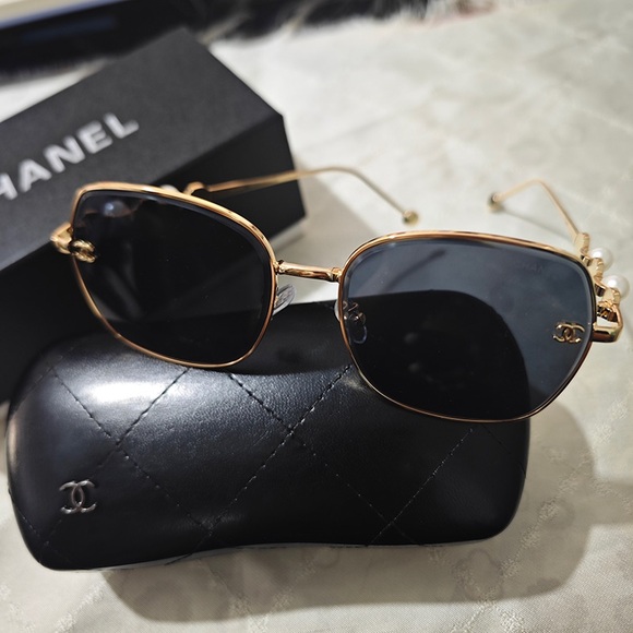 CHANEL Accessories - Chanel Pearl-Embellished Sunglasses